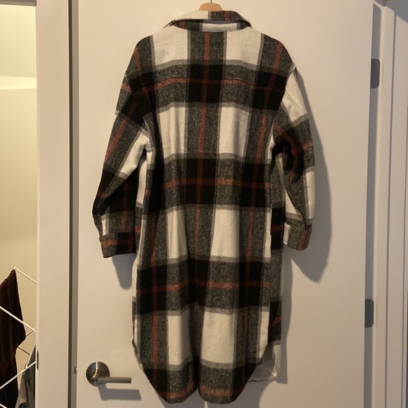 Long Schacket - Picture 3 of 4